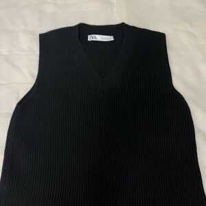 Zara Women's Black V-Neck Sweater Vest